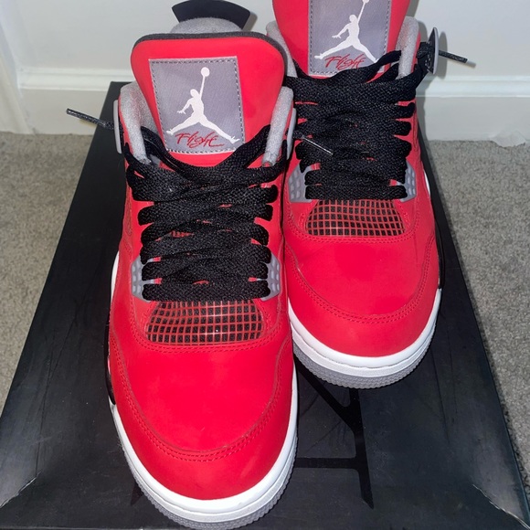 JORDAN TORO 4’s - Picture 2 of 6